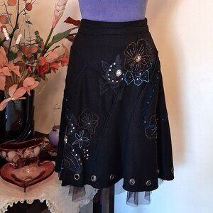 NWT Simon Chang Elegant Black Floral Embroidered Fall Winter Lined Ruffle Skirt